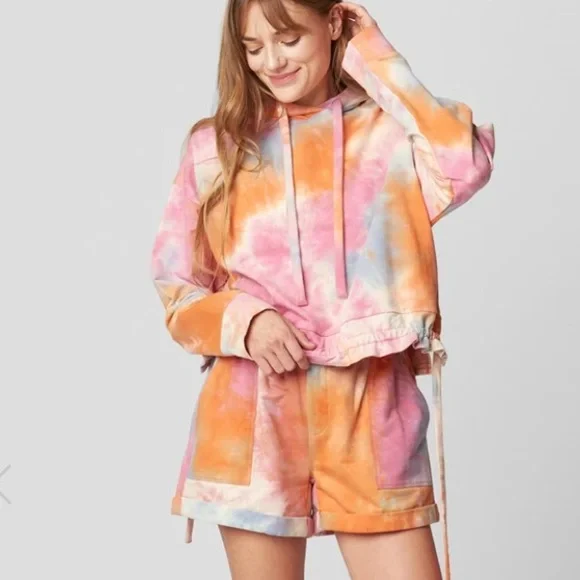 BlankNYC Sweet Spot sweatshirt and shorts - Picture 1 of 8